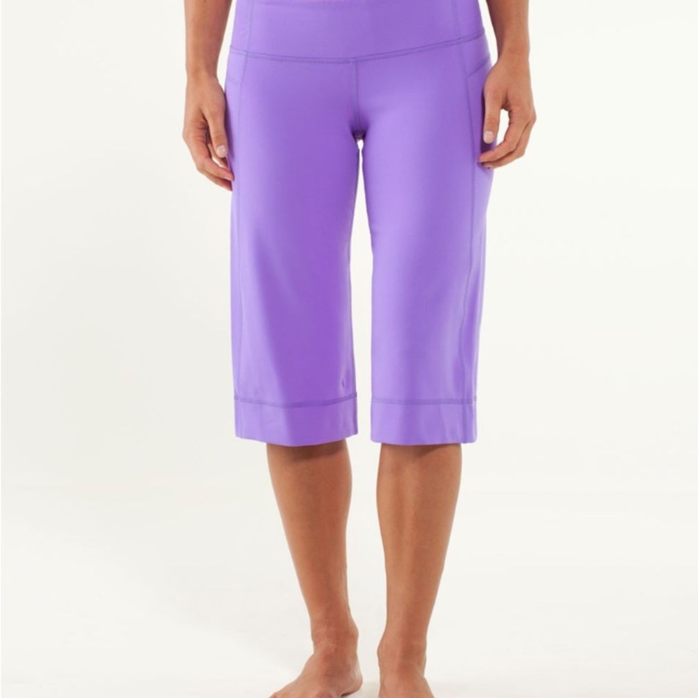 EUC Lululemon Clam Digger II - Power Purple - Size 8